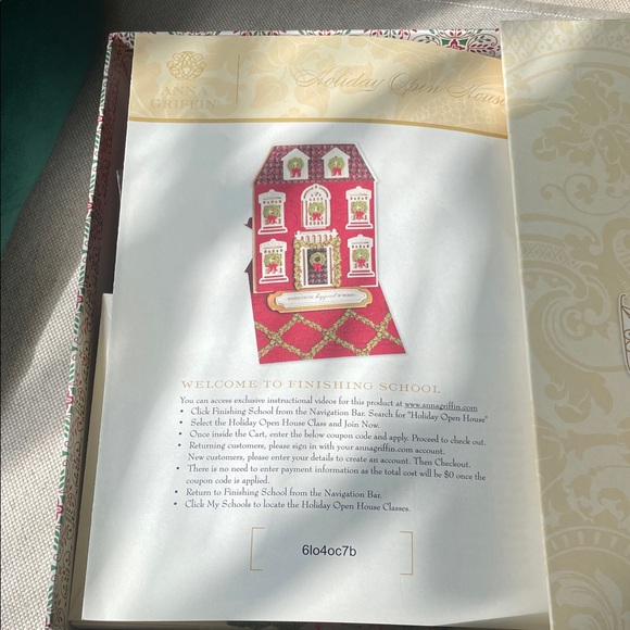 Anna Griffin Holiday Craft Box - Cream and Red - Picture 3 of 5